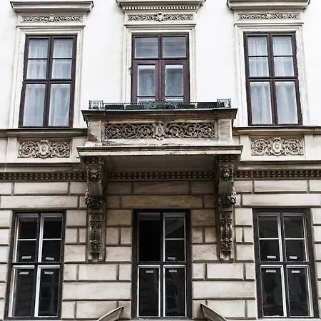 Apartment Very Close To Basilica Budapest